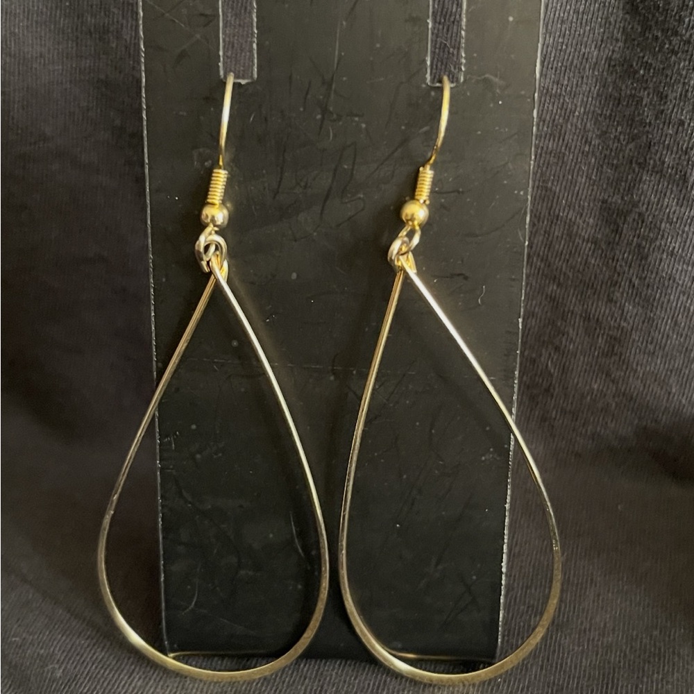 Goldtone wire  earrings
